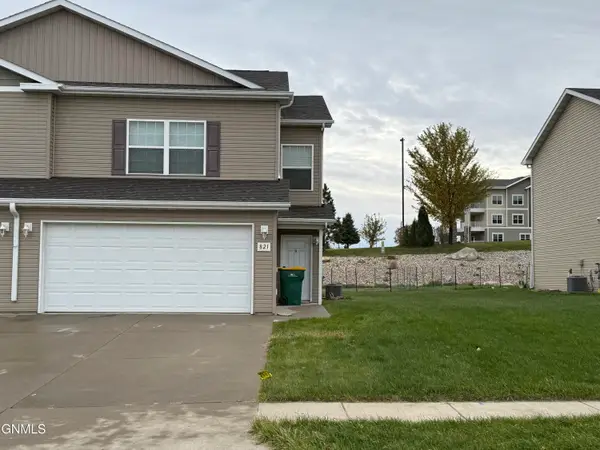 821 Bremner Avenue, Bismarck, ND 58503