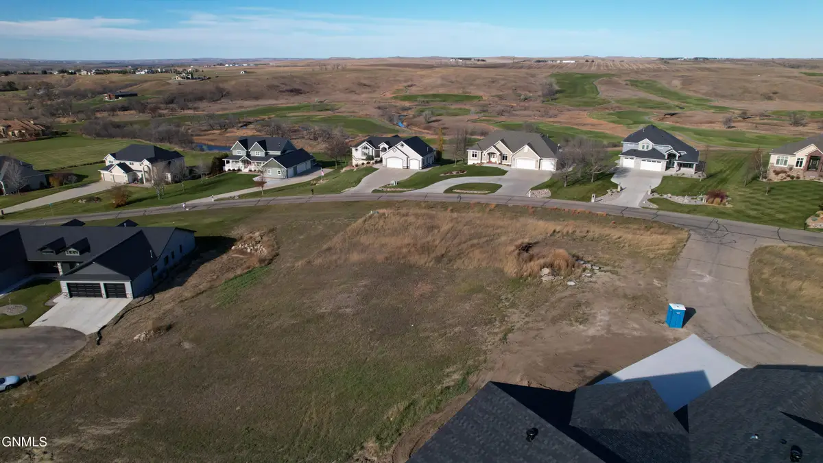 3707 Ridge Way, Bismarck, ND 58503 - #1