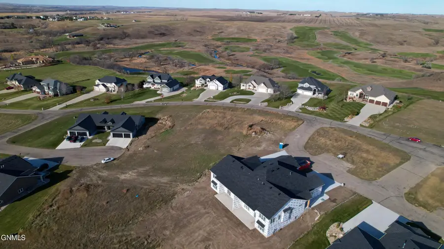 3707 Ridge Way, Bismarck, ND 58503 - #2