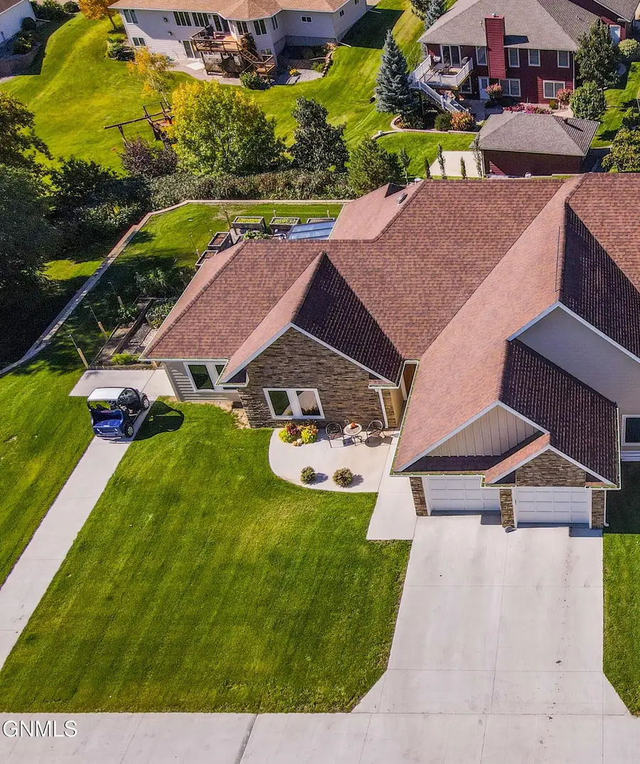 815 7th Avenue Nw, Valley City, ND 58072 - #2