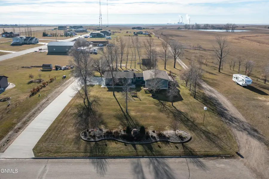 804 2nd Street Sw, Underwood, ND 58576 - #2