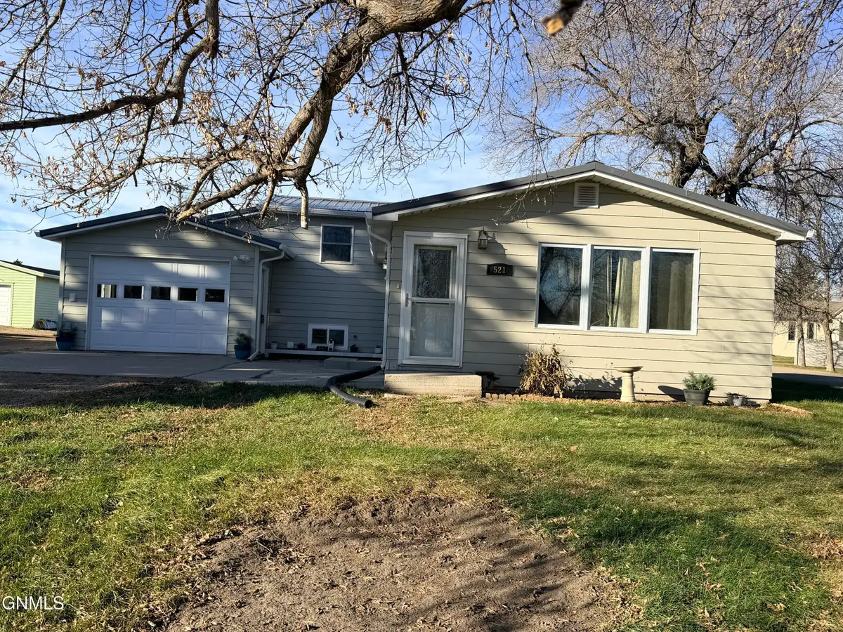 521 Berthold Street Ne, Berthold, ND 58718 - #1