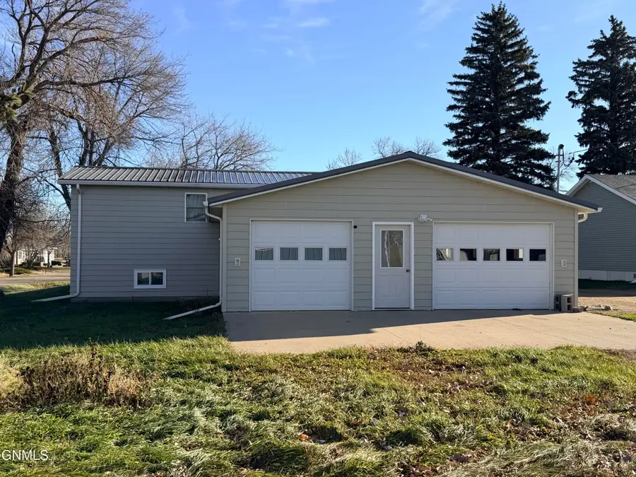 521 Berthold Street Ne, Berthold, ND 58718 - #2