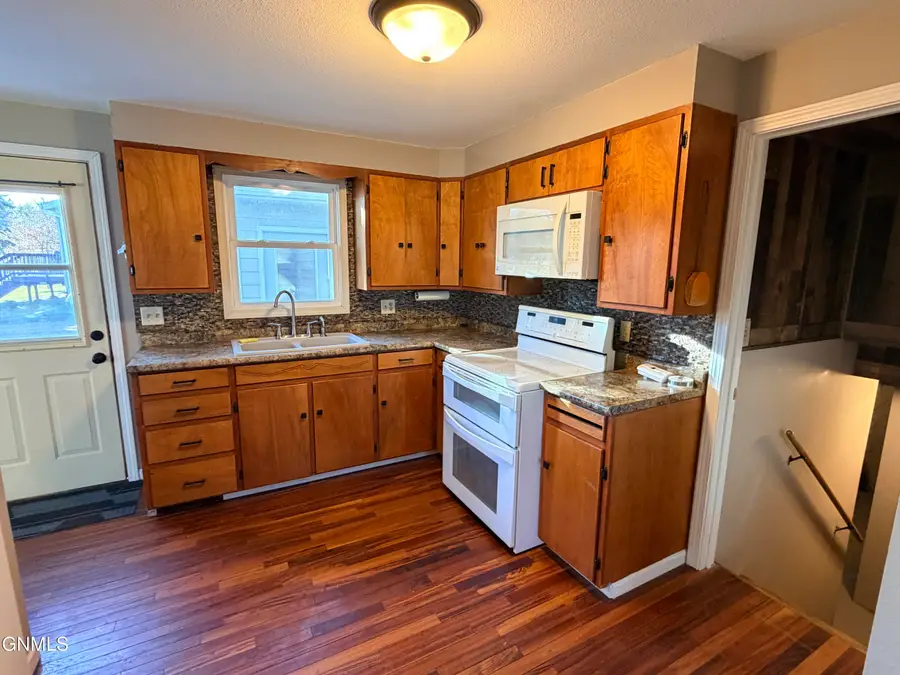 521 Berthold Street Ne, Berthold, ND 58718 - #3