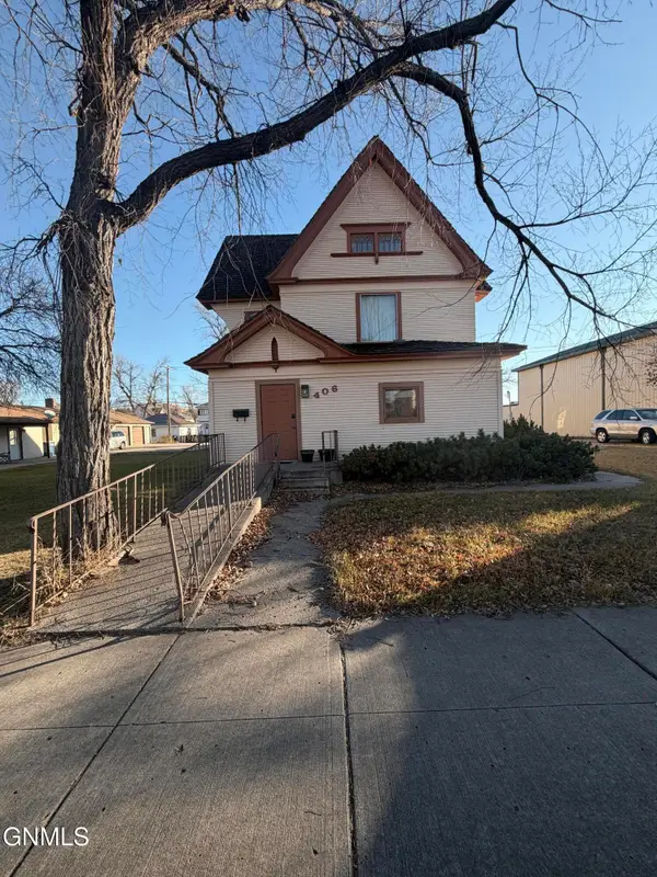 406 1st Avenue N, Jamestown, ND 58401