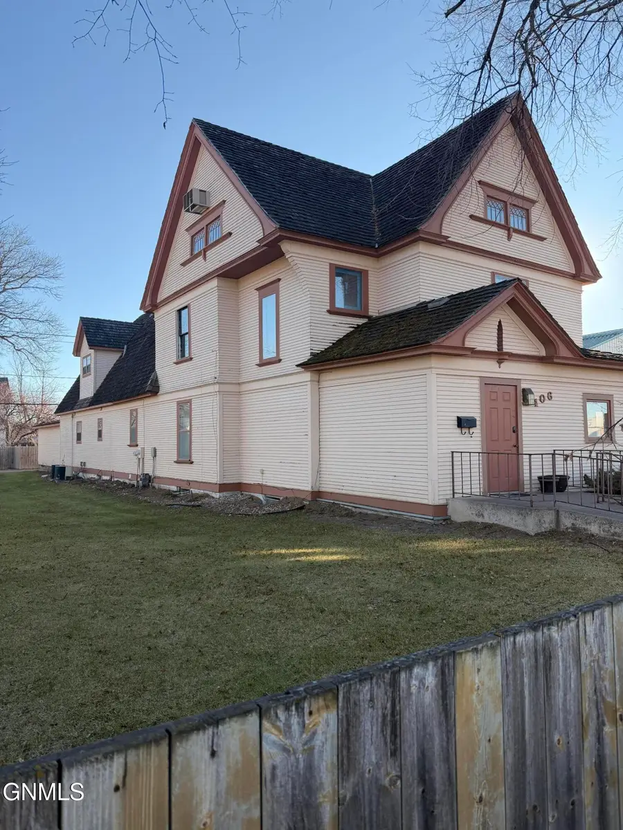 406 1st Avenue N, Jamestown, ND 58401 - #3