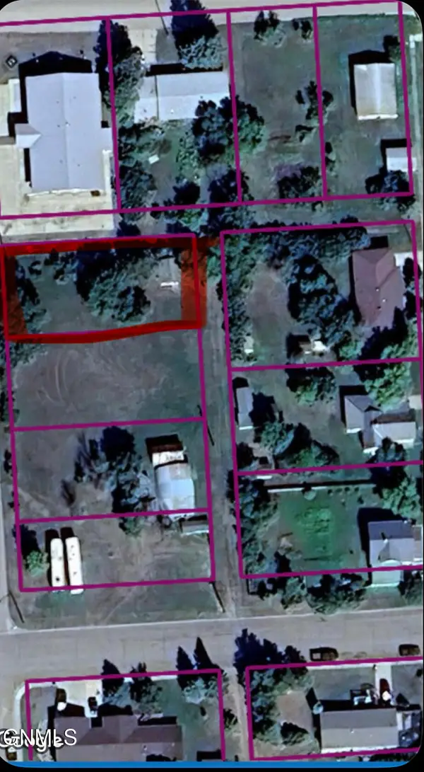 207 8th Street S, New Salem, ND 58563