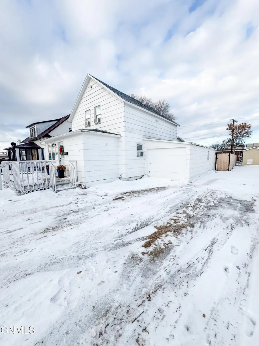 217 Jackson Street N, Plentywood, MT 59254 - #3