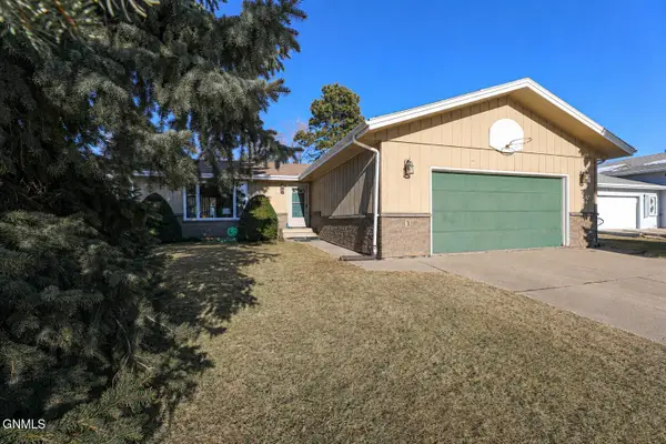 524 Weatherby Way, Bismarck, ND 58503