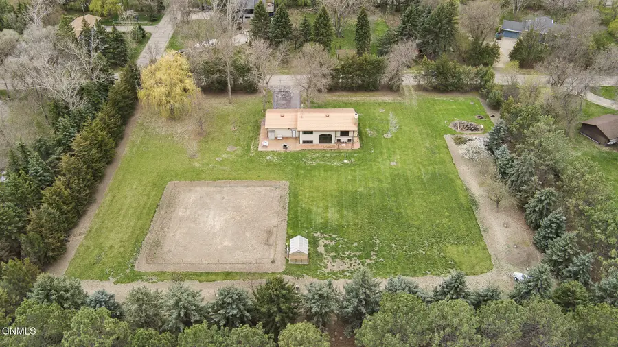 550 Glenwood Drive, Bismarck, ND 58504 - #2