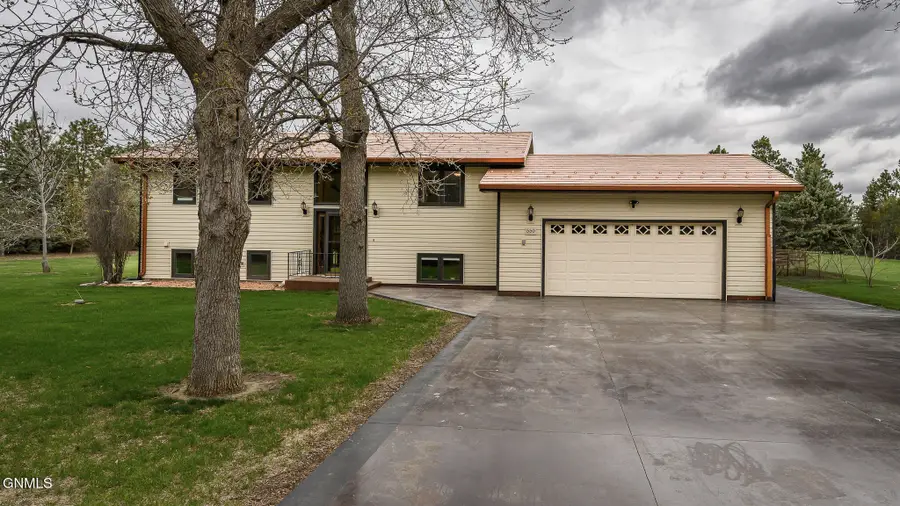 550 Glenwood Drive, Bismarck, ND 58504 - #3