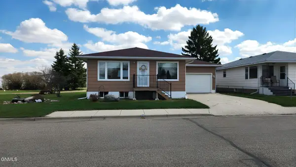 207 Roosevelt Avenue, Underwood, ND 58576