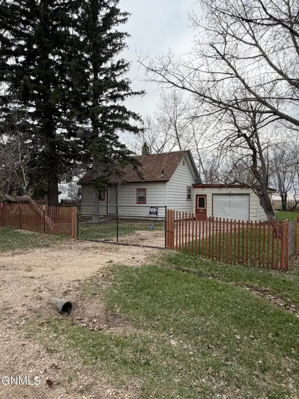 212 Pierce Street, Noonan, ND 58765