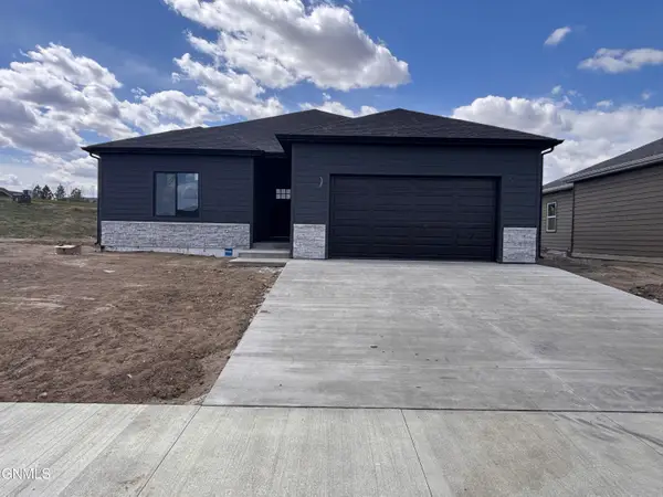 1203 Tara Lane Sw, Watford City, ND 58854