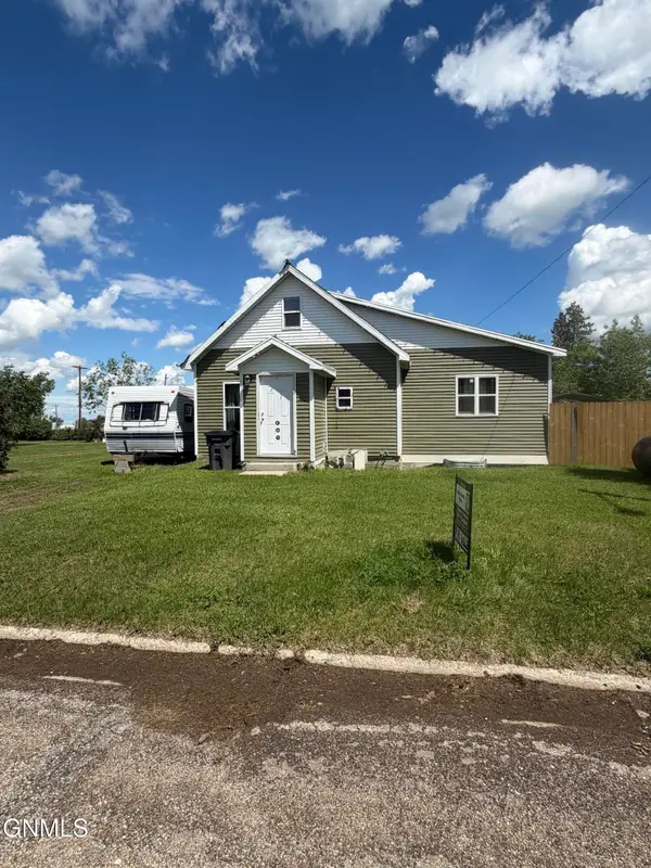 604 Robin Street, Columbus, ND 58727