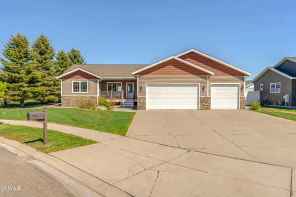 3741 High Meadows Circle, Bismarck, ND 58503