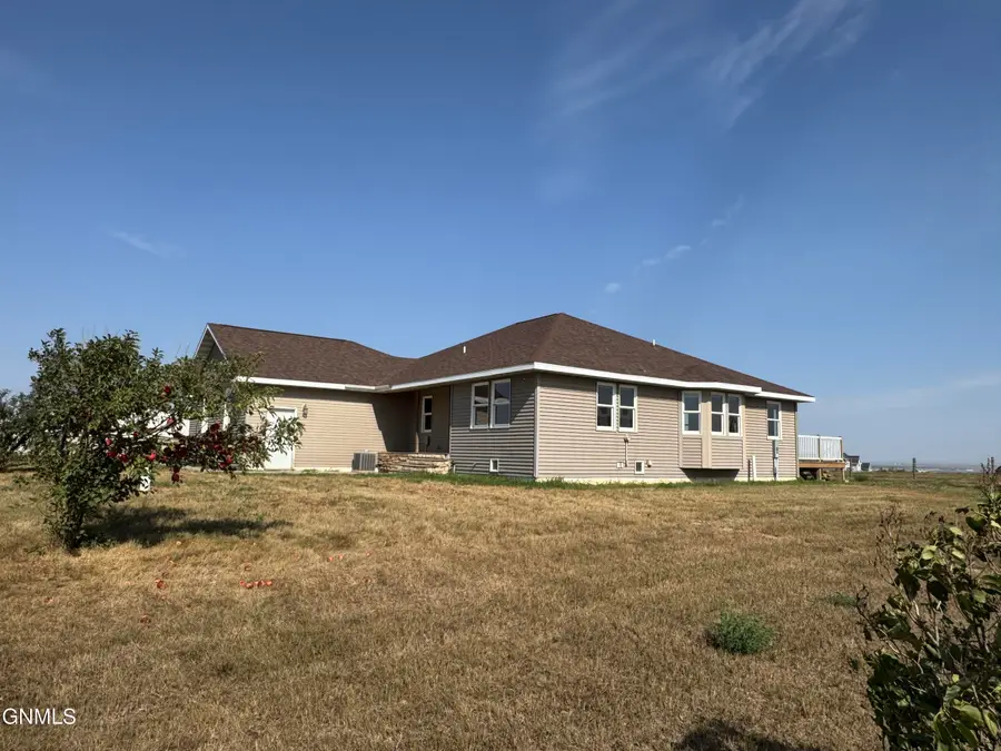 14044 49th Street Nw, Williston, ND 58801 - #3