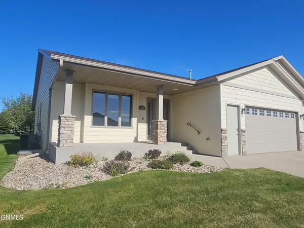 3100 Chisholm Trail, Bismarck, ND 58503