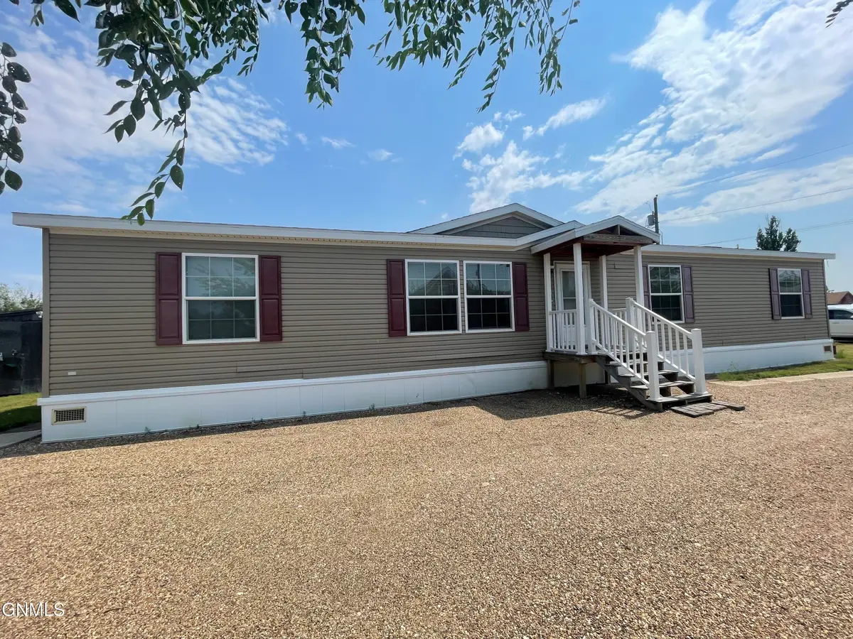 310 Central Avenue, Plentywood, MT 59254 - #1