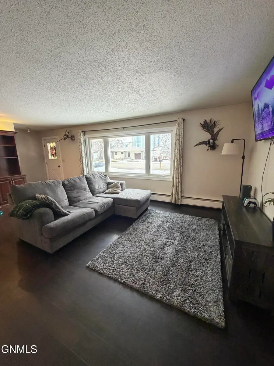 202 3rd Avenue Se, Crosby, ND 58730 - #3