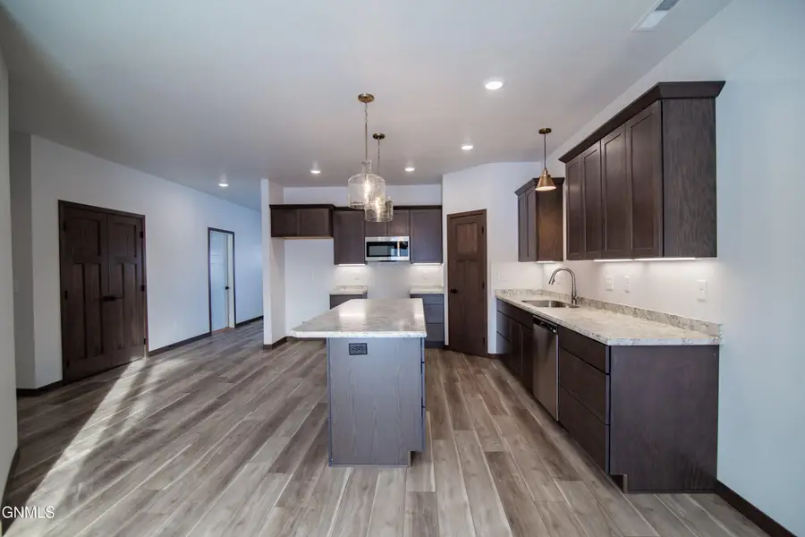 1006 Otter Creek Loop, Hazen, ND 58545 - #3