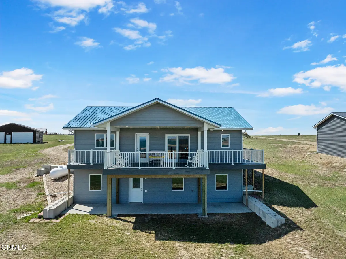 1212 50b Avenue Nw, Garrison, ND 58540 - #1
