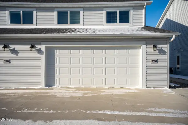 3308 Kenner Loop, Bismarck, ND 58504