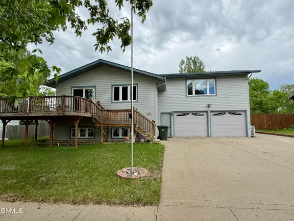 1023 Elbowoods Drive, Hazen, ND 58545