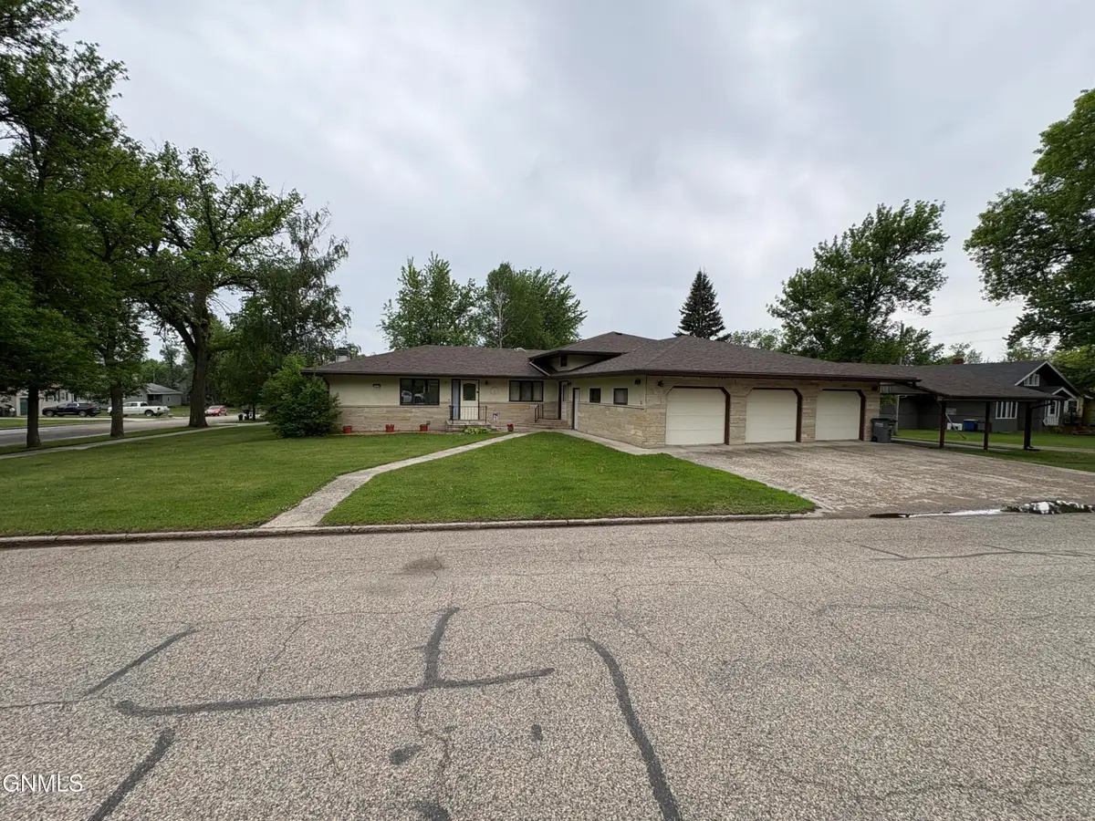 21 6th Avenue Nw #C, Lamoure, ND 58458 - #1
