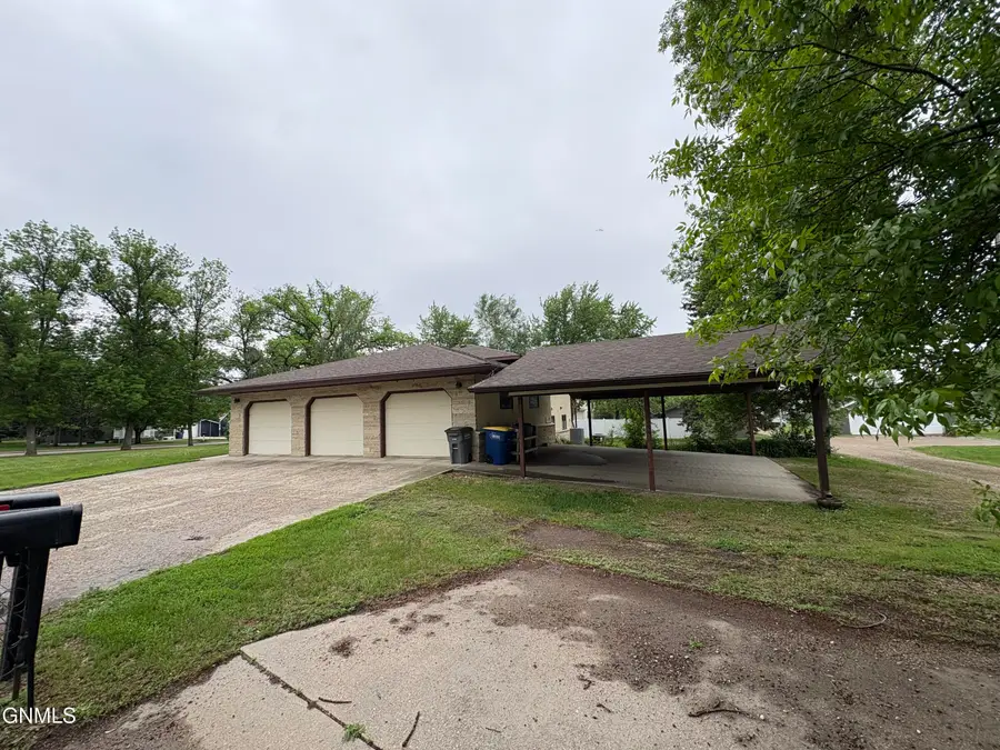 21 6th Avenue Nw #C, Lamoure, ND 58458 - #2