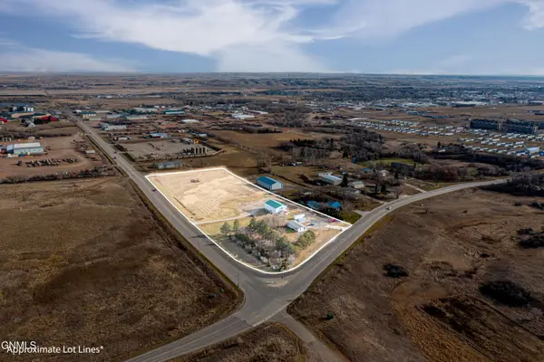 5704 16th Avenue W, Williston, ND 58801
