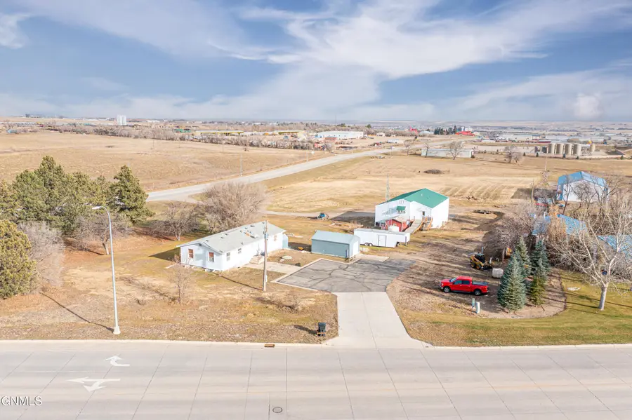 5704 16th Avenue W, Williston, ND 58801 - #2
