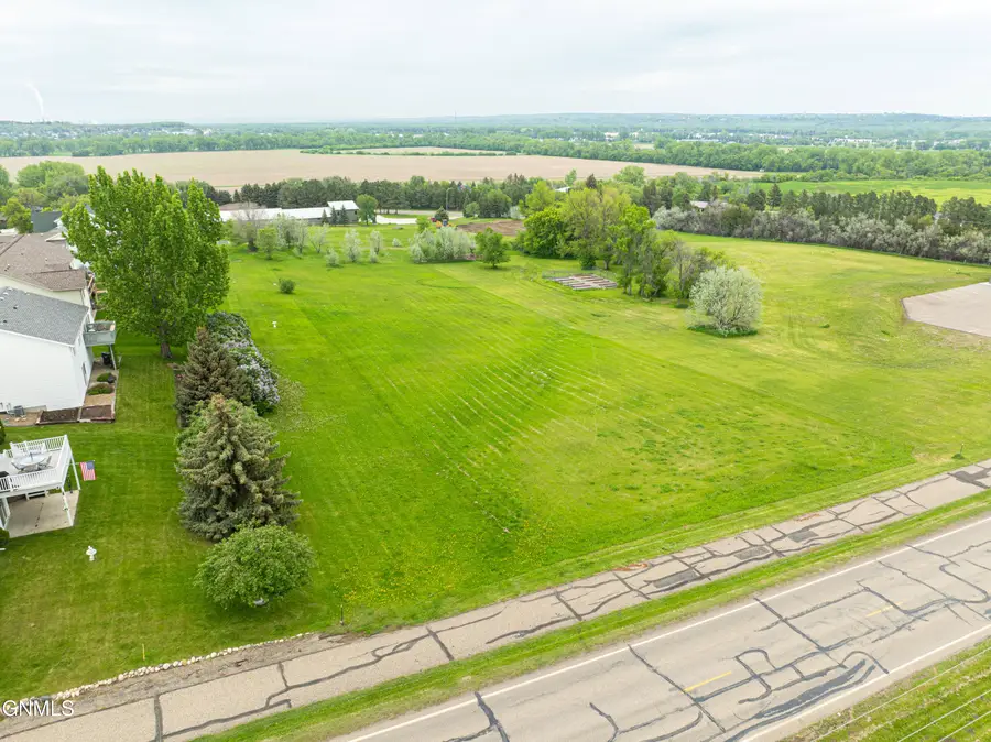 1510 19th Street Se, Mandan, ND 58554 - #3