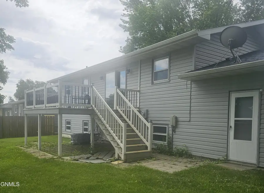 312 16th Street Sw, Jamestown, ND 58401 - #3