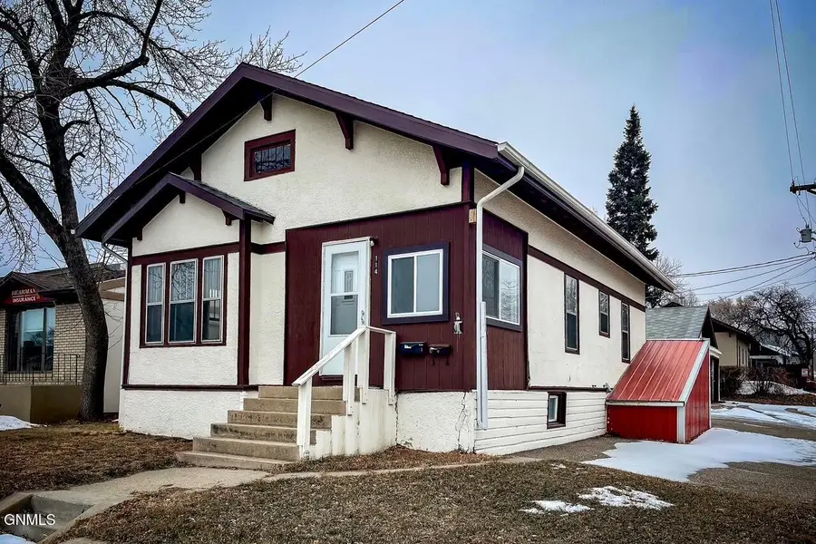 114 8th Avenue Nw, Minot, ND 58703 - #2