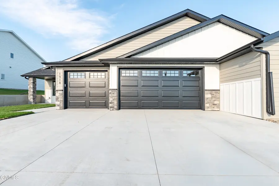 1918 Prairie Hawk Drive, Bismarck, ND 58503 - #3