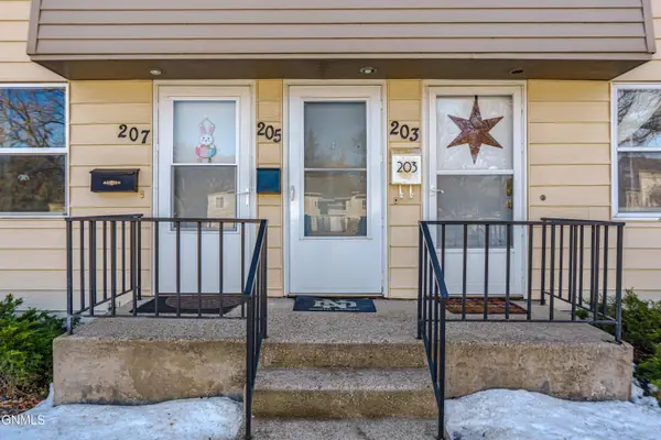 205 East Avenue C, Bismarck, ND 58501