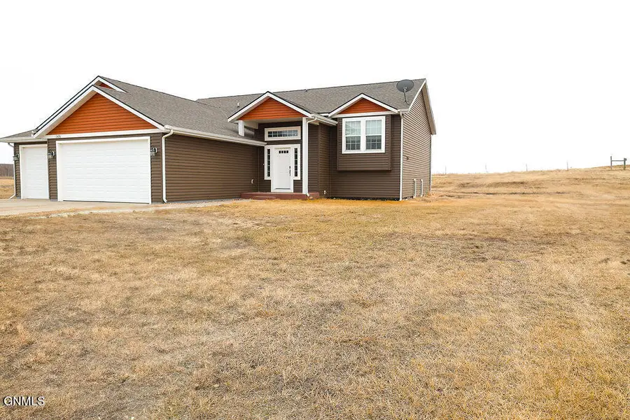 13696 Redwood Way Nw, Williston, ND 58801 - #3