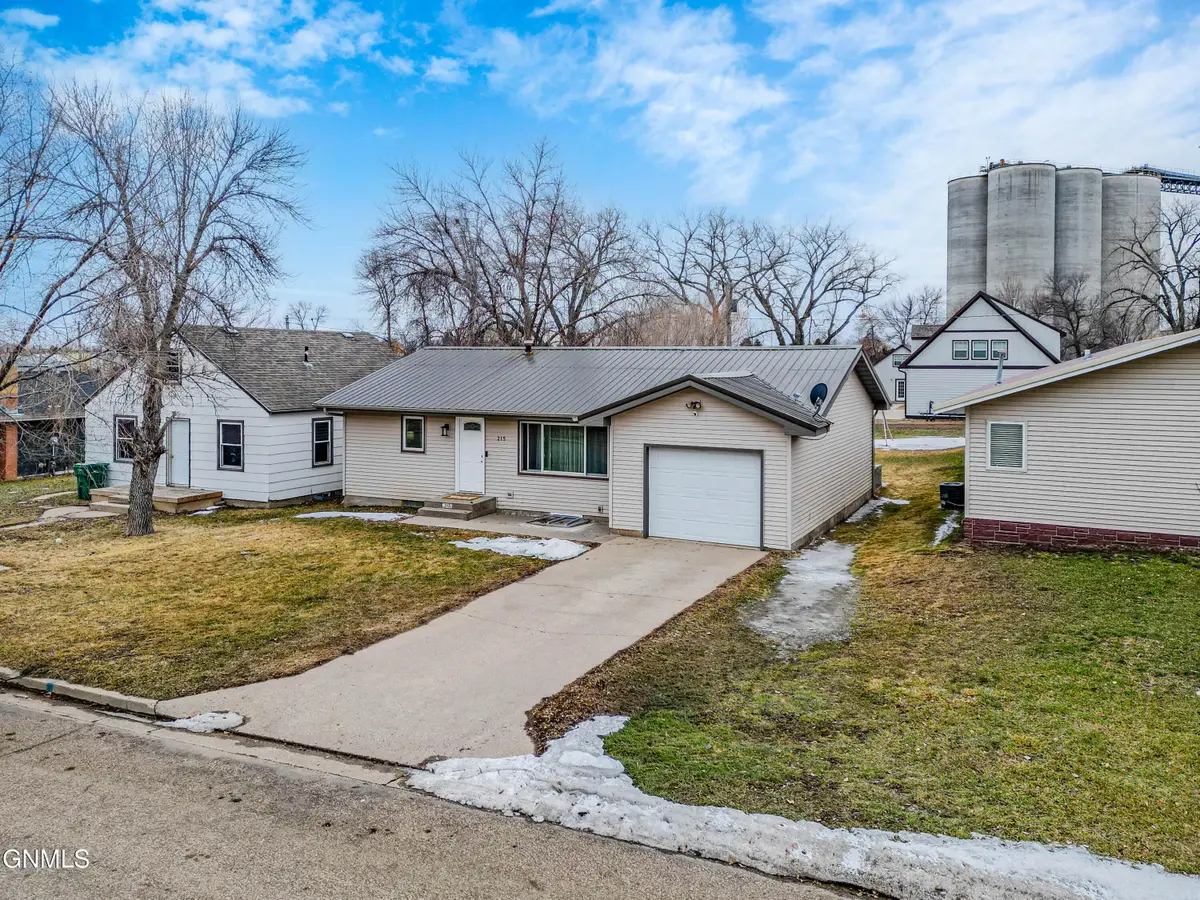 215 2nd Street Se, Garrison, ND 58540 - #1