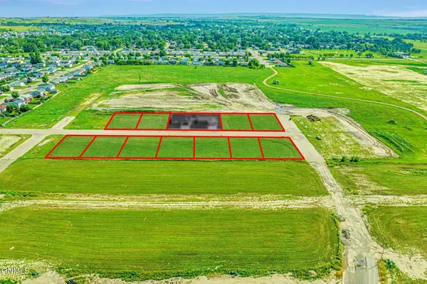 108 Dolan Drive, Lincoln, ND 58504