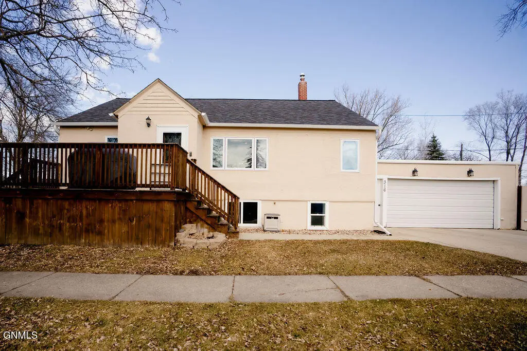 316 8th Street Sw, Jamestown, ND 58401 - #1