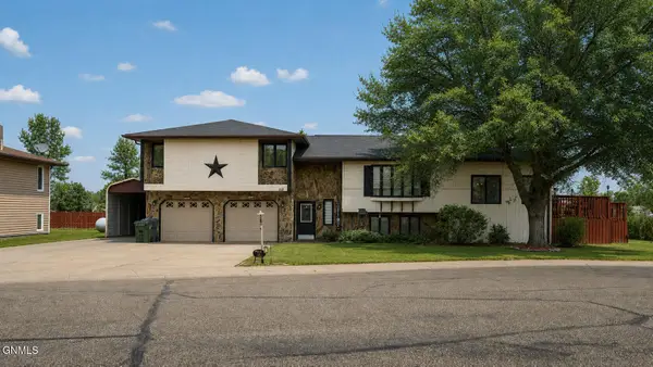 818 Mannhaven Street #1, Hazen, ND 58545