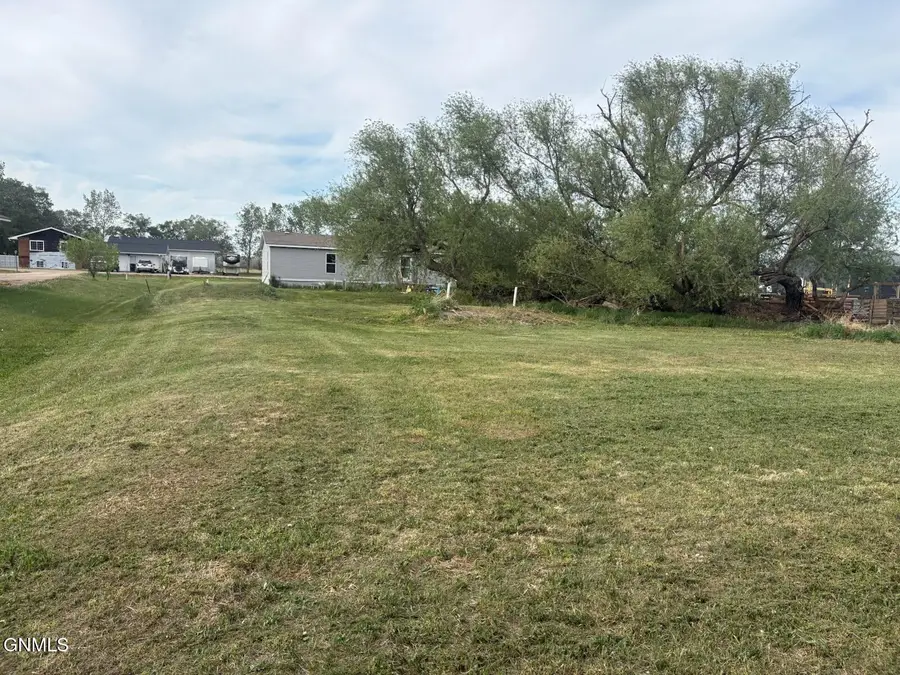 804 35th Street E, Williston, ND 58801 - #3