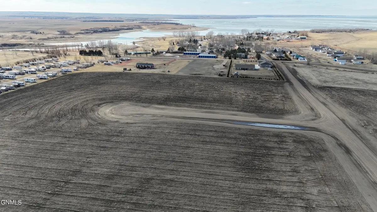 L 2, Blk 4 Dakota Waters, Beulah, ND 58523 - #1