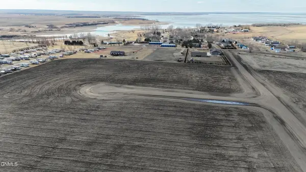 L 2, Blk 4 Dakota Waters, Beulah, ND 58523