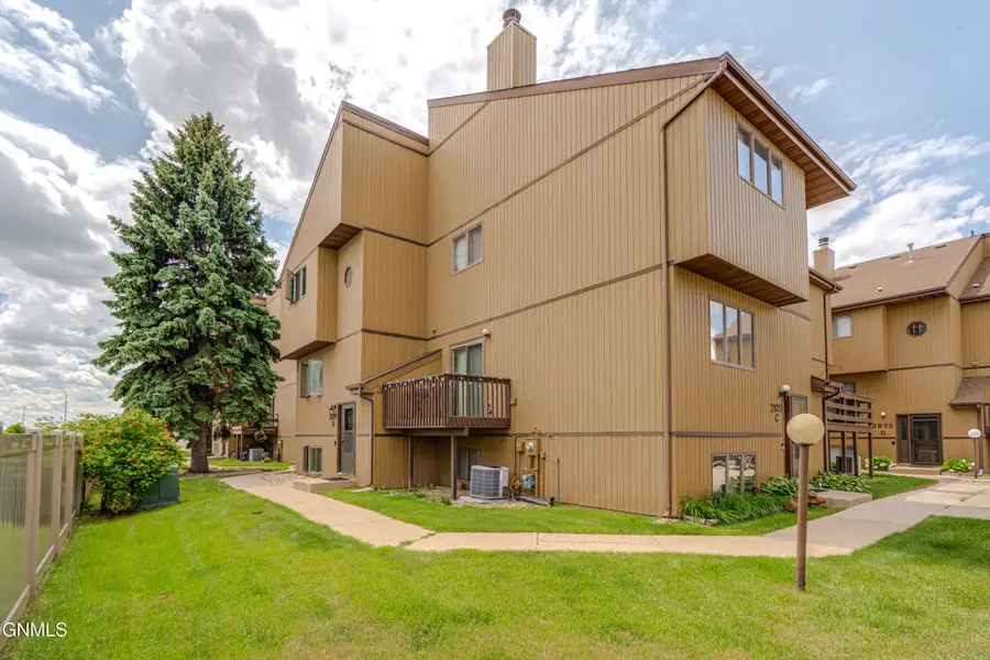 2877 Warwick Loop #D, Bismarck, ND 58504 - #2