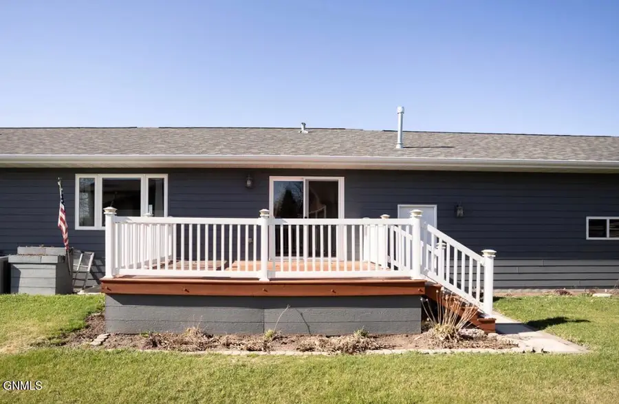 1315 8th Street Sw, Jamestown, ND 58401 - #2
