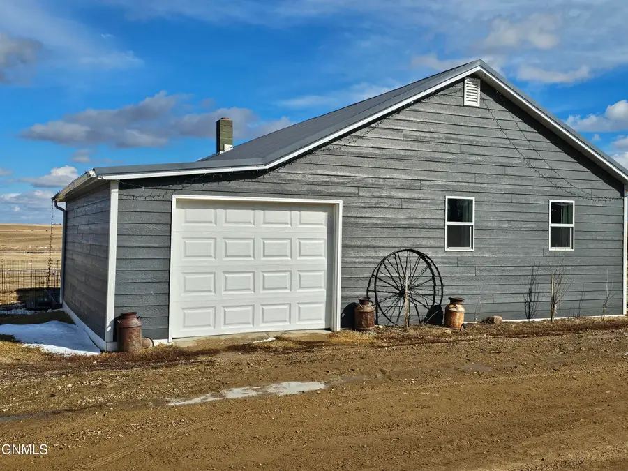 150 Bennett Street, Fortuna, ND 58844 - #3