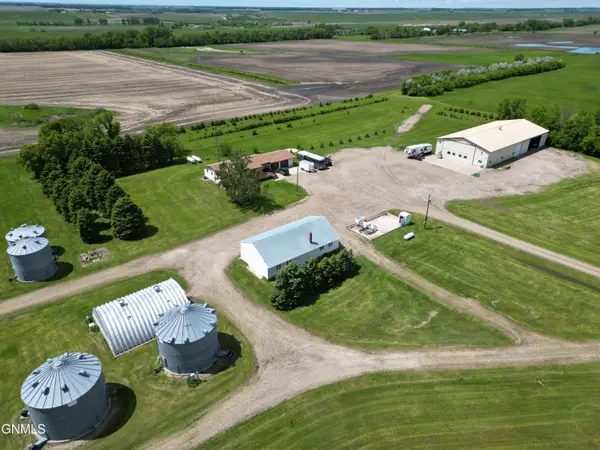 3853 91st Avenue Se, Jamestown, ND 58401