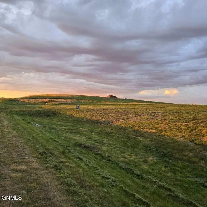 3486 Dakota Lp, Mandan, ND 58554 - #3